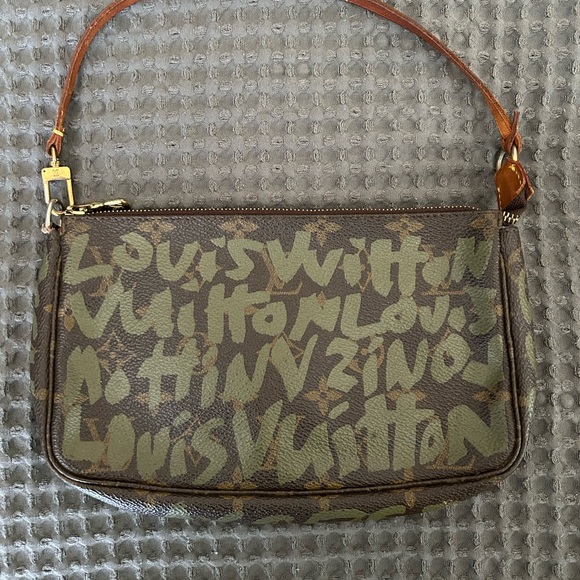 Louis Vuitton Monogram Graffiti Pochette Accessoires Pouch - Picture 1 of 8